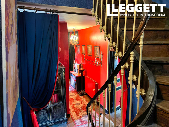 Image No.6-8 Bed House for sale