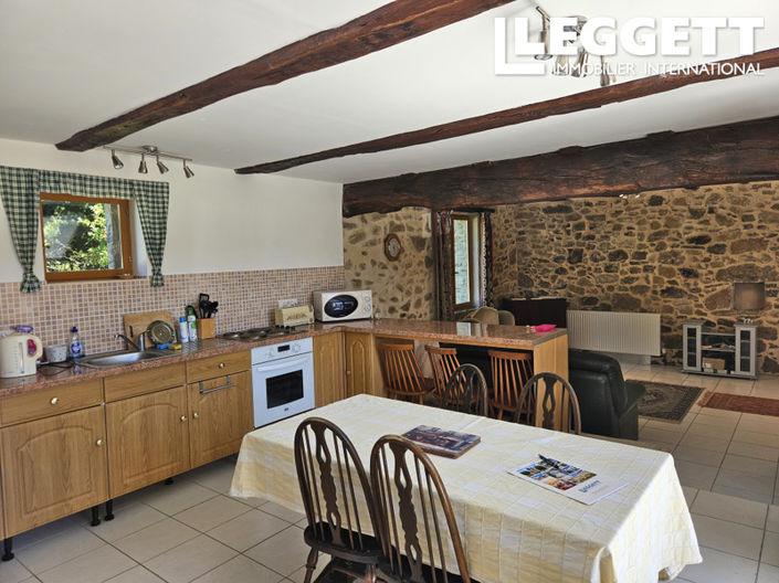 Image No.9-6 Bed House for sale