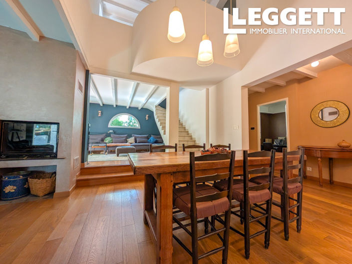 Image No.3-4 Bed House for sale