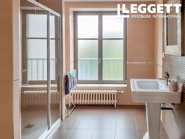 Image No.10-6 Bed House for sale