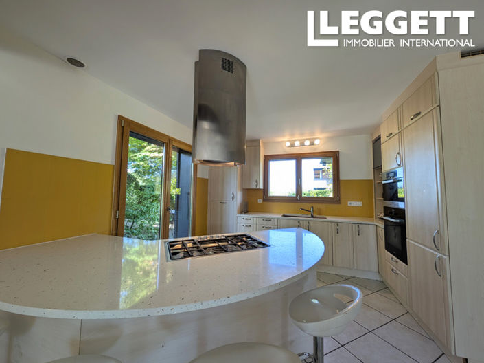 Image No.3-4 Bed House for sale