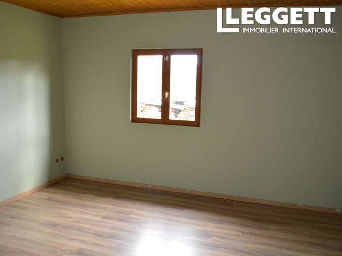 Image No.8-3 Bed House for sale