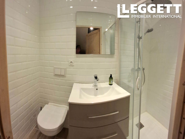 Image No.10-4 Bed House for sale