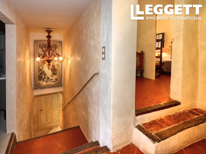 Image No.3-5 Bed House for sale