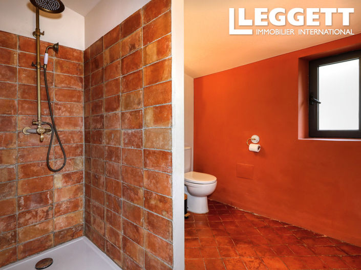 Image No.9-5 Bed House for sale