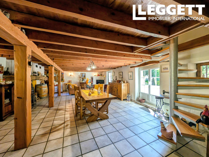 Image No.6-5 Bed House for sale