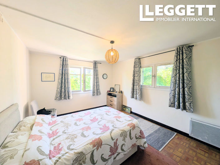 Image No.7-5 Bed House for sale