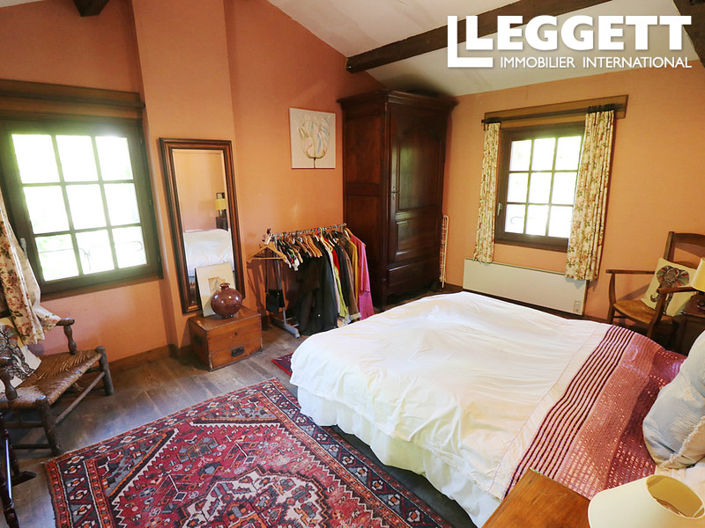 Image No.10-3 Bed House for sale