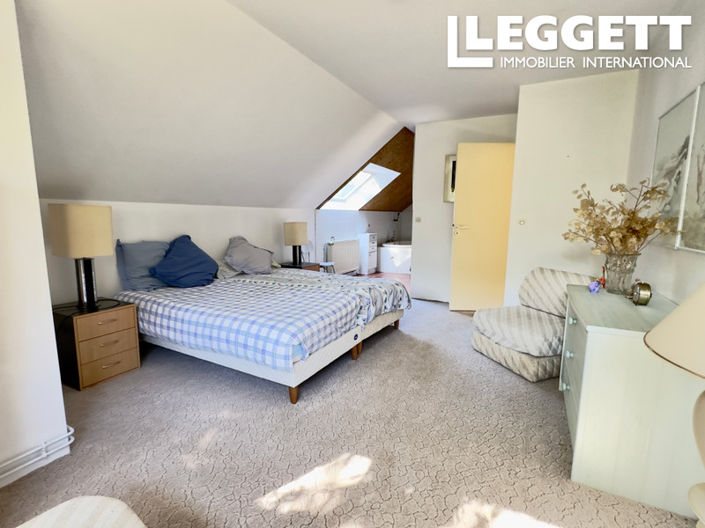 Image No.9-5 Bed House for sale