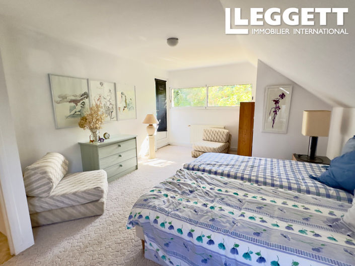 Image No.10-5 Bed House for sale