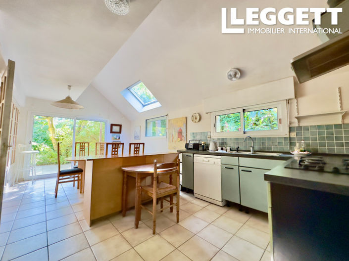 Image No.4-5 Bed House for sale