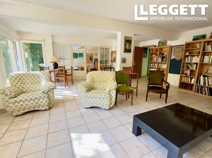 Image No.5-5 Bed House for sale