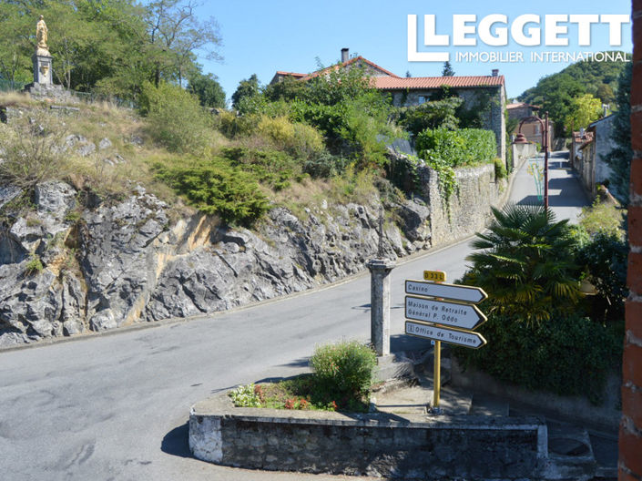 Image No.7-11 Bed Commercial for sale