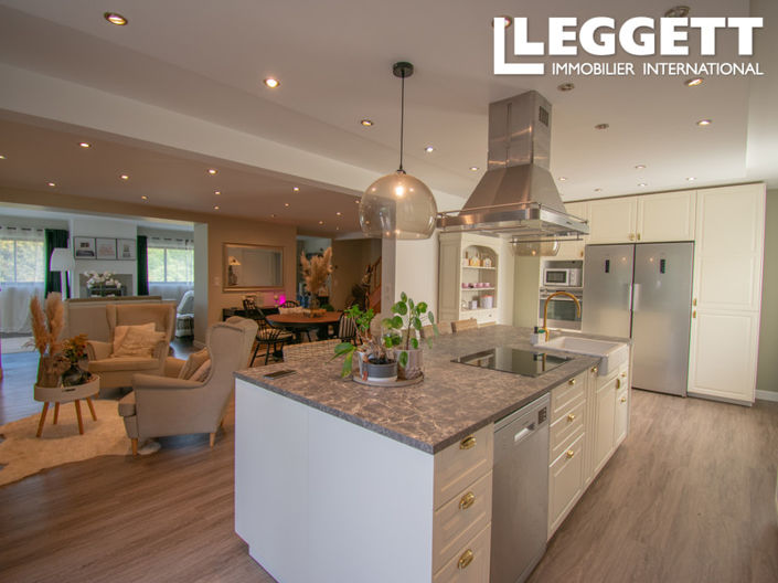 Image No.2-4 Bed House for sale