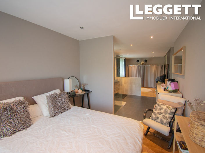 Image No.6-4 Bed House for sale