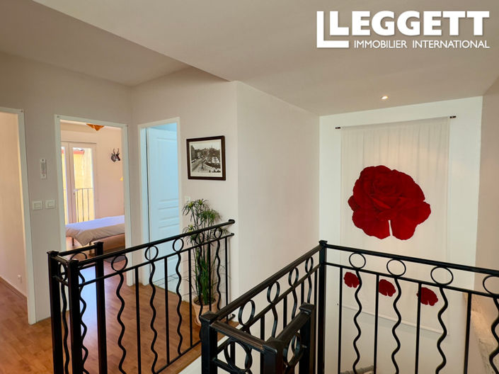 Image No.10-3 Bed House for sale