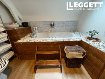 ahr0chm6ly9jzg4uagvzdglhlmltbw8vaw1hz2uvvevom