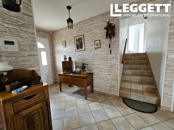 Image No.2-5 Bed House for sale