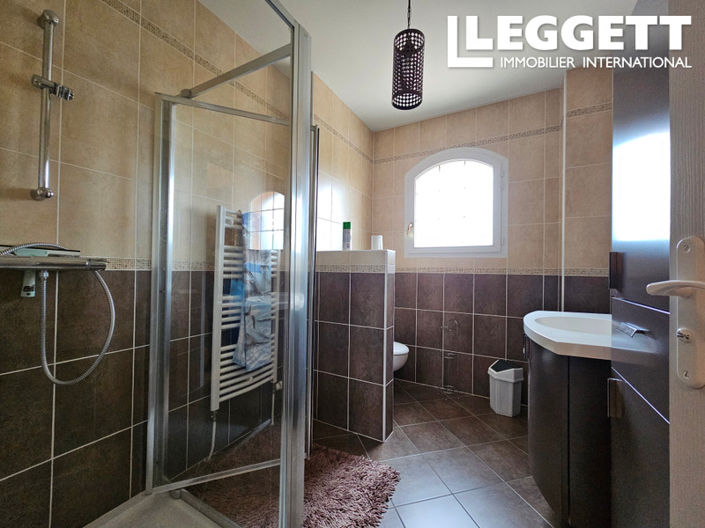 Image No.7-5 Bed House for sale