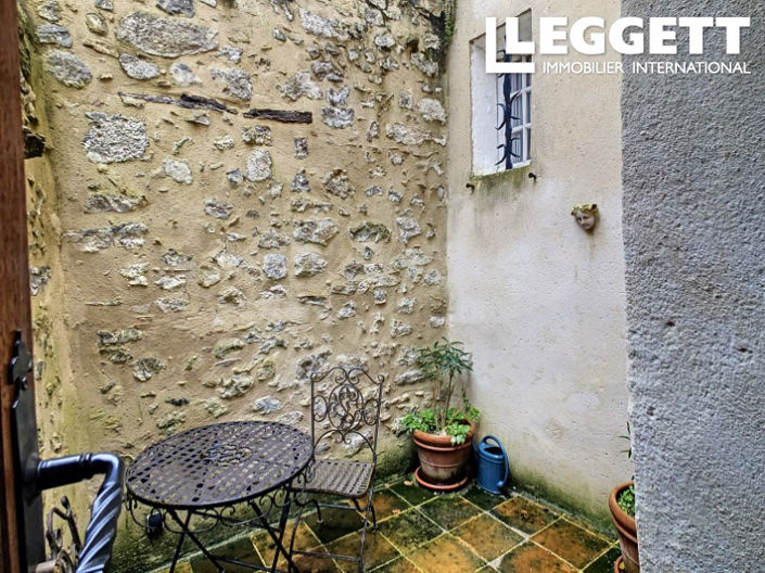 Image No.8-2 Bed House for sale