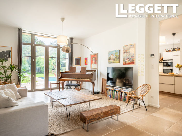 Image No.2-5 Bed House for sale