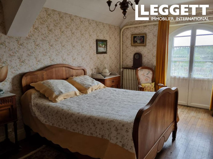 Image No.4-10 Bed House for sale