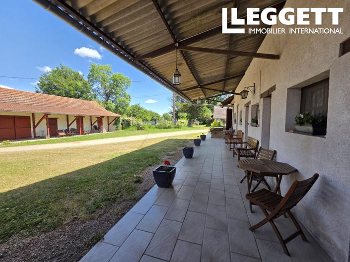 Image No.8-10 Bed House for sale