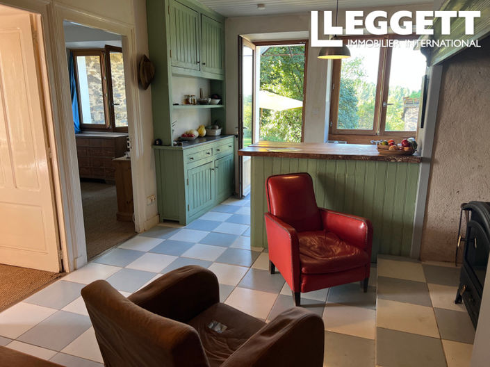 Image No.6-3 Bed House for sale