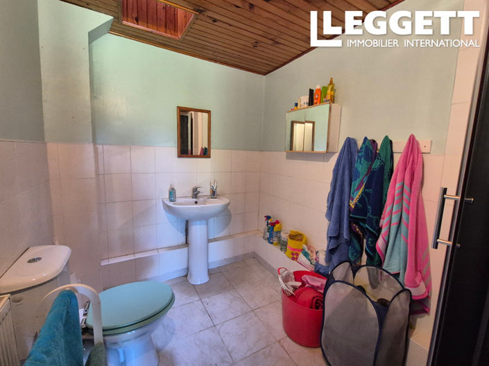 Image No.8-2 Bed House for sale