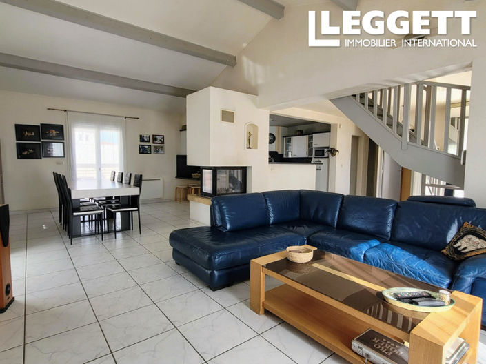 Image No.3-5 Bed House for sale