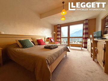 ahr0chm6ly9jzg4uagvzdglhlmltbw8vaw1hz2uvvevom