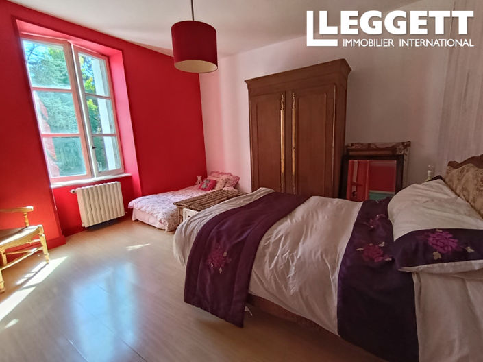 Image No.6-4 Bed House for sale