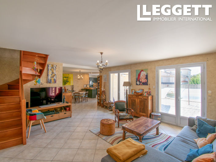 Image No.6-5 Bed House for sale