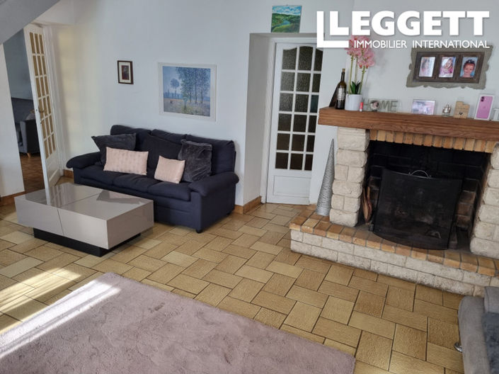 Image No.2-4 Bed House for sale