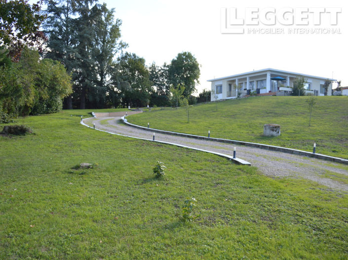 Image No.3-4 Bed House for sale