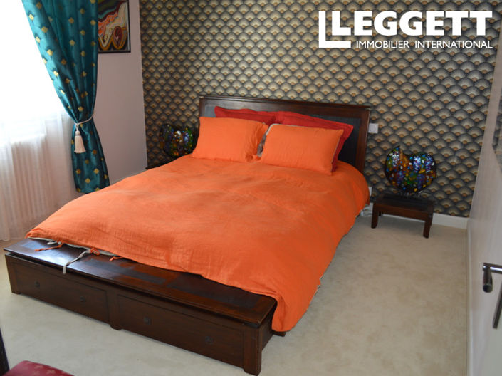 Image No.9-4 Bed House for sale