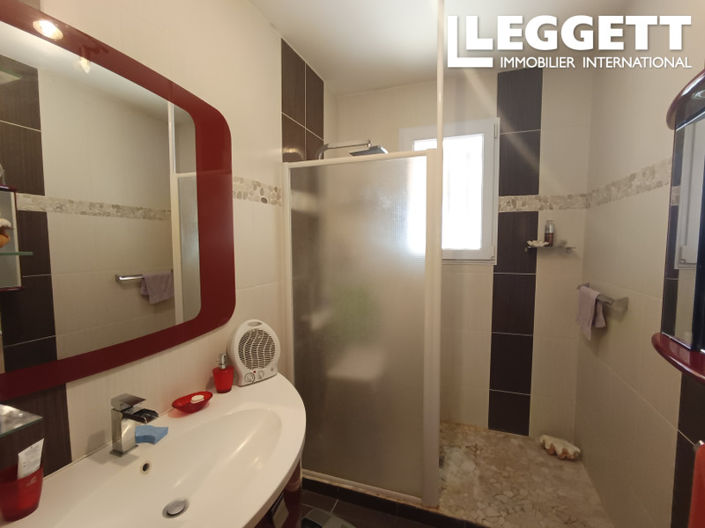 Image No.8-3 Bed House for sale