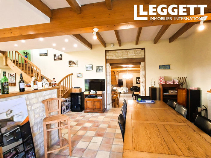 Image No.8-5 Bed House for sale