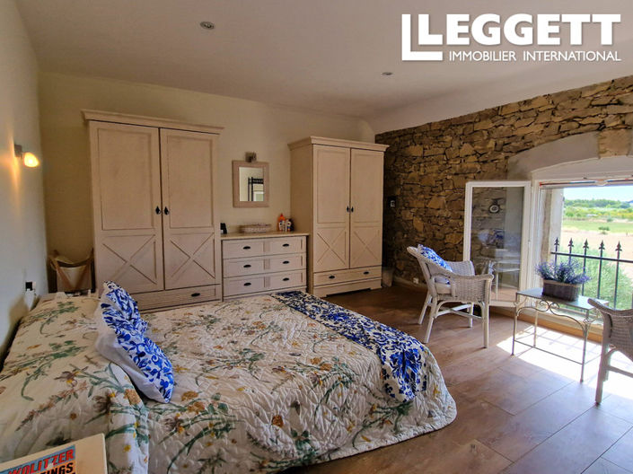 Image No.6-4 Bed House for sale