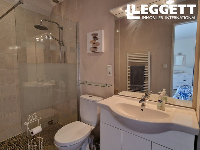 Image No.8-4 Bed House for sale