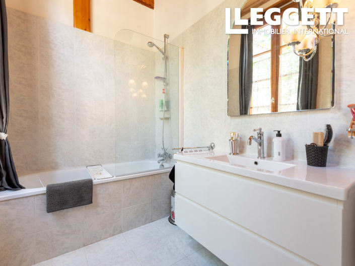 Image No.10-2 Bed House for sale