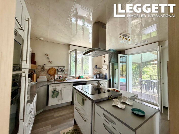 Image No.6-4 Bed House for sale