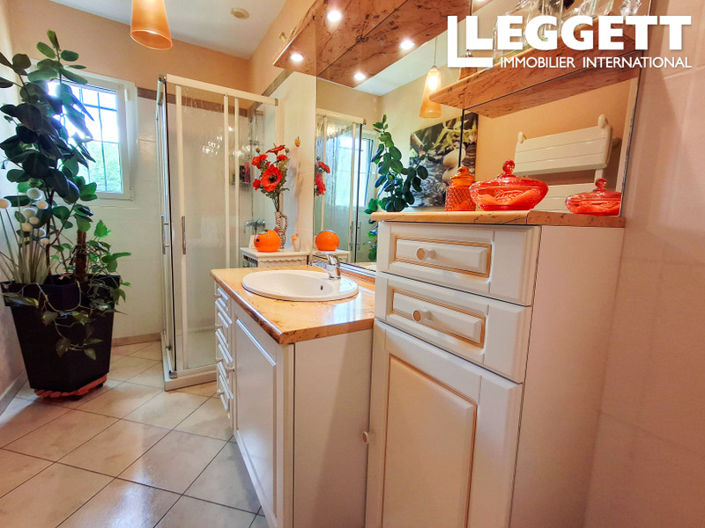 Image No.9-4 Bed House for sale