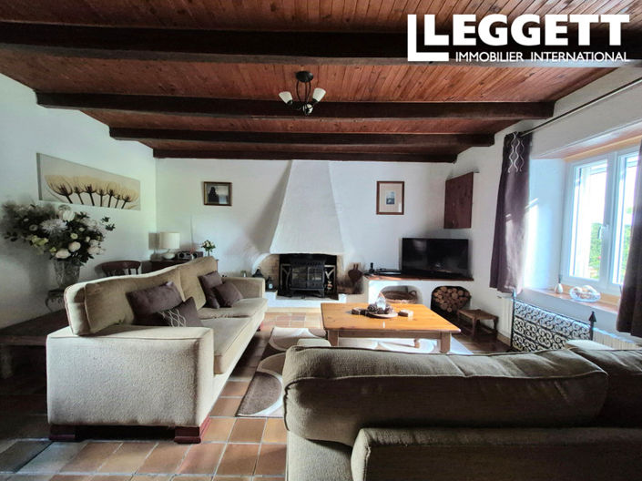 Image No.6-3 Bed House for sale