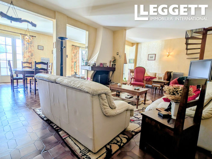 Image No.5-5 Bed House for sale