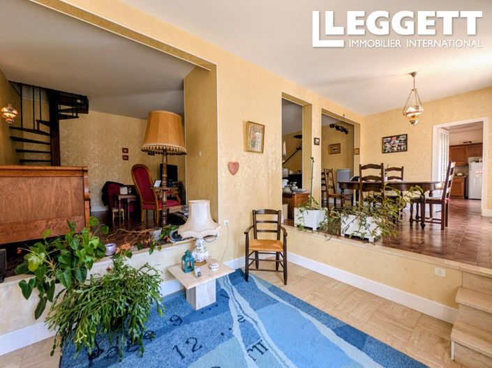 Image No.6-5 Bed House for sale