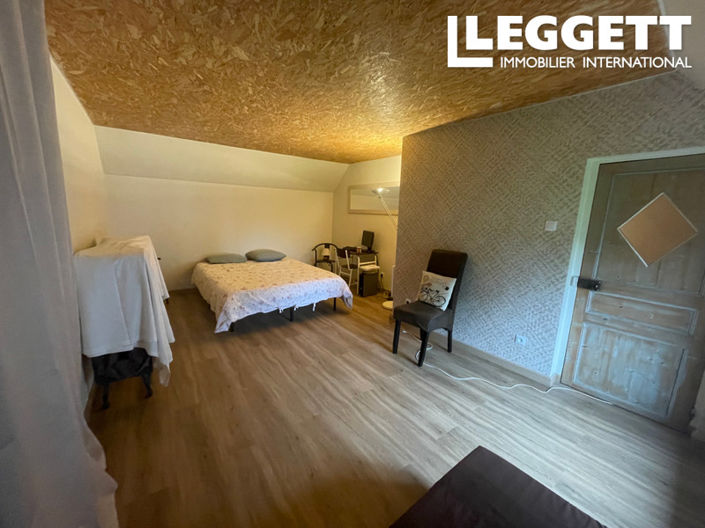 Image No.10-3 Bed House for sale