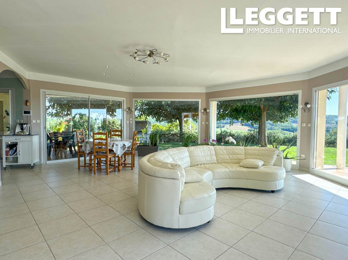 Image No.2-4 Bed House for sale