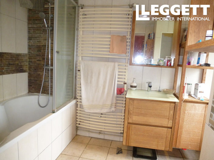 Image No.10-5 Bed House for sale