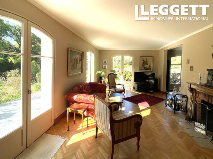 Image No.5-5 Bed House for sale